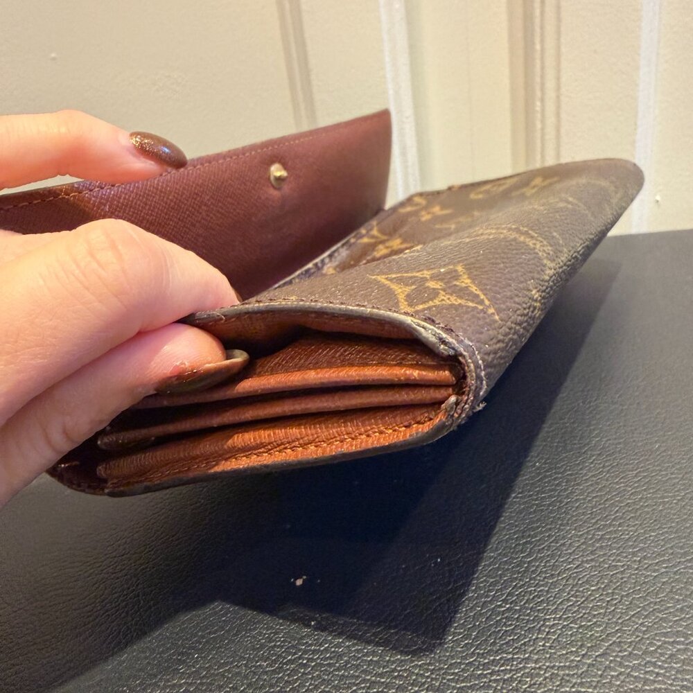 Louis Vuitton Monogram Portefeuille Sara Long Wallet Bifold COA Incl. - Picture 9 of 13